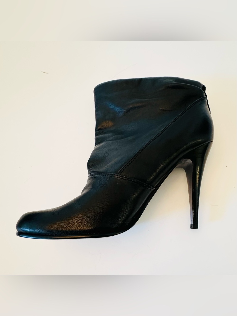 ROBERTO MANNI Bootie Black Sexy 5” Stiletto Heel Red Lining Like New Sz 38 7.5